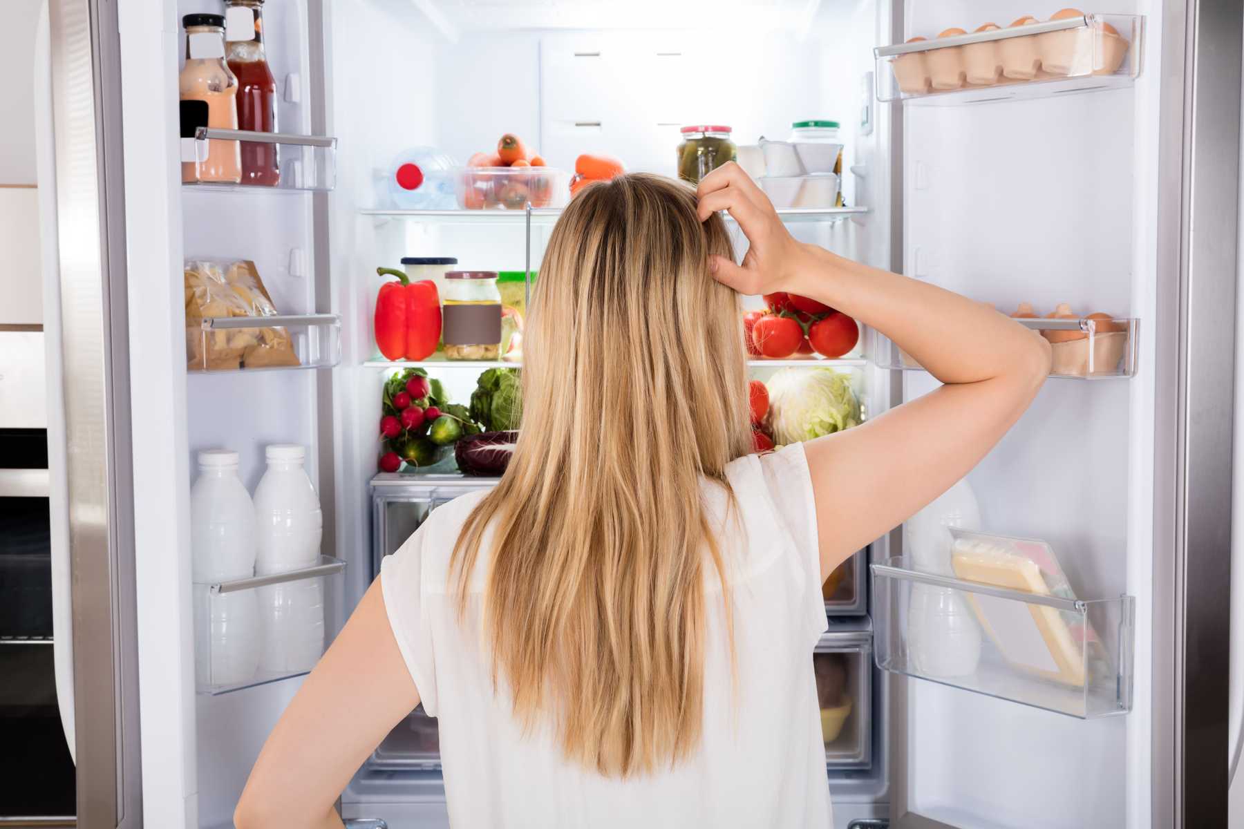 Các cách để khử mùi tủ lạnh đơn giản